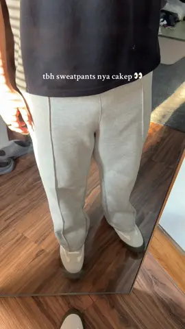 jujur ini sweatpants fav banget cuyyy cakepp pool #sweatpants #greysweatpants #sweatpantsoutfit #sweatpantseason #celanajogger 