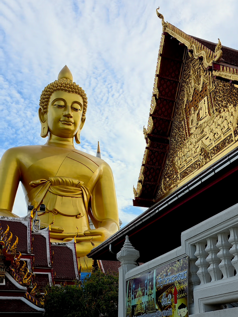 สุข สงบ ร่มเย็น ดั่งสายพระเนตรขององค์พระพุทธธรรมกายเทพมงคล 🙏 #วัดปากน้ําภาษีเจริญ #Bangkok #amazingthailand #tiktokพาเที่ยว #วิวสวยเพลงเพราะ 