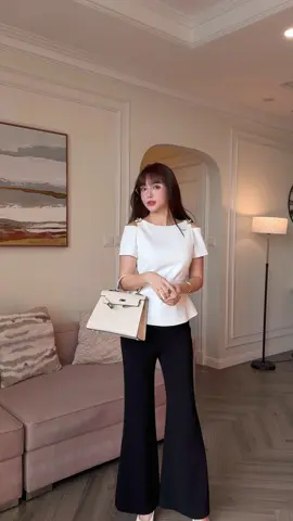 Tông màu trắng - đen cơ bản. #OOTD #macdepmoingay #MACI 