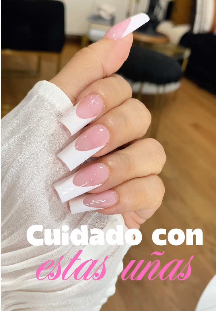 Estas uñas de SXC Cosmetics parecen de salón 💅 vienen con glue, brillo y lámpara ✨ terminé comprándolas en todos los colores y formas 🙈” #uñas #pressonnails #nailart #SXCcosmetics #nailtok