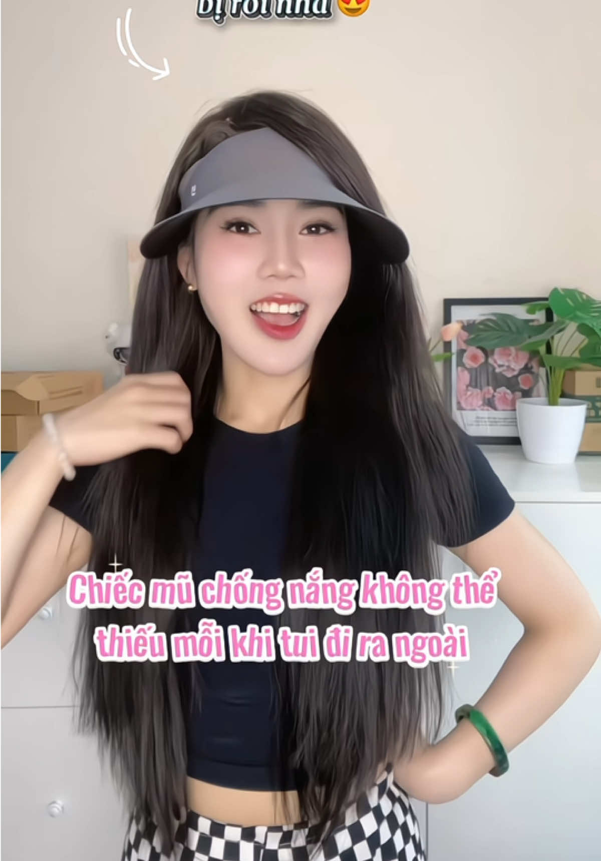 Chiếc mũ chống nắng không thể thiếu khi tui đi ra ngoài 😍😍#huyenchamchi25 #NEAU #muchongnang #chongnangmuahe #xuhuong 