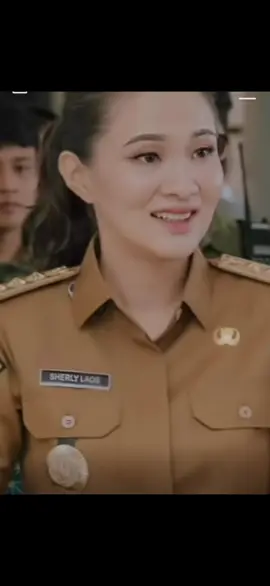 Alasan pak benny selalu membawa istrinya, di setiap kegiatan beliau Ternyata mempersiapkan ibu menjadi pemimpin yg luar biasa #bennylaos  #sherlytjoanda #gubernur #malukuutarah #maluku 