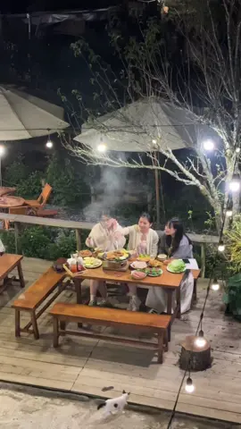 Pov: Bạn đang ngồi ăn nướng vào thời tiết 18 độ xê, một chút mưa lạnh và bản nhạc chill chill #sapa #travel #ilovetiktok 