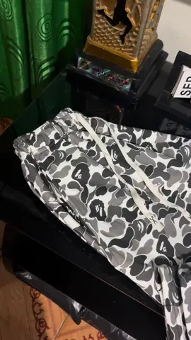 TRENDING BLACK APE BAGGY PANTS! #fyipシツ #baggypants #viralvideo 