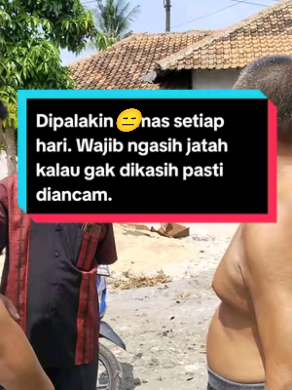 Kelakuan PUNGLI kerja nya jadi tukang palak. Sudah dikasih tapi ttp disuruh wajib kasih jatah. Sekali datang min 150.000