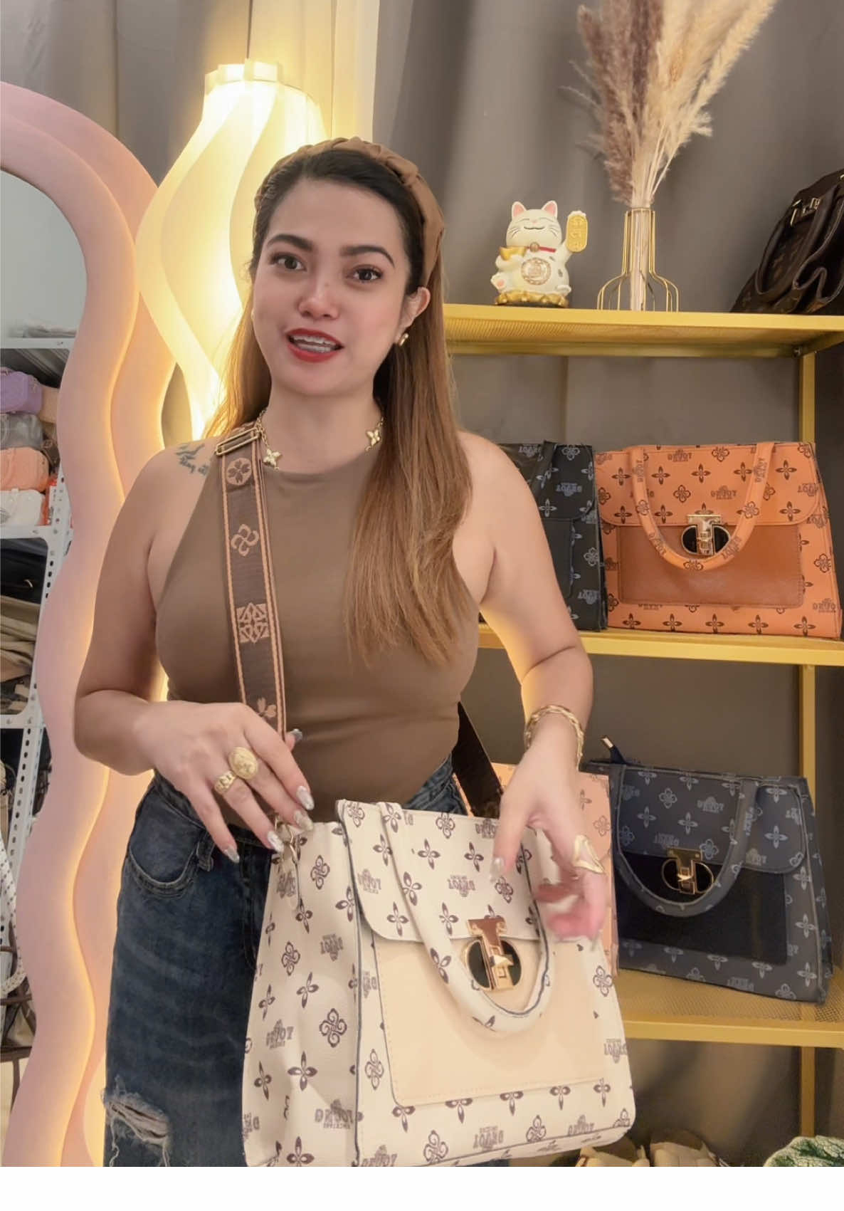 Stay young bag!! Ang gandaaa maree . Matibay at spacious pa ! #stayyoung#bag#stayyoungbag#bags  