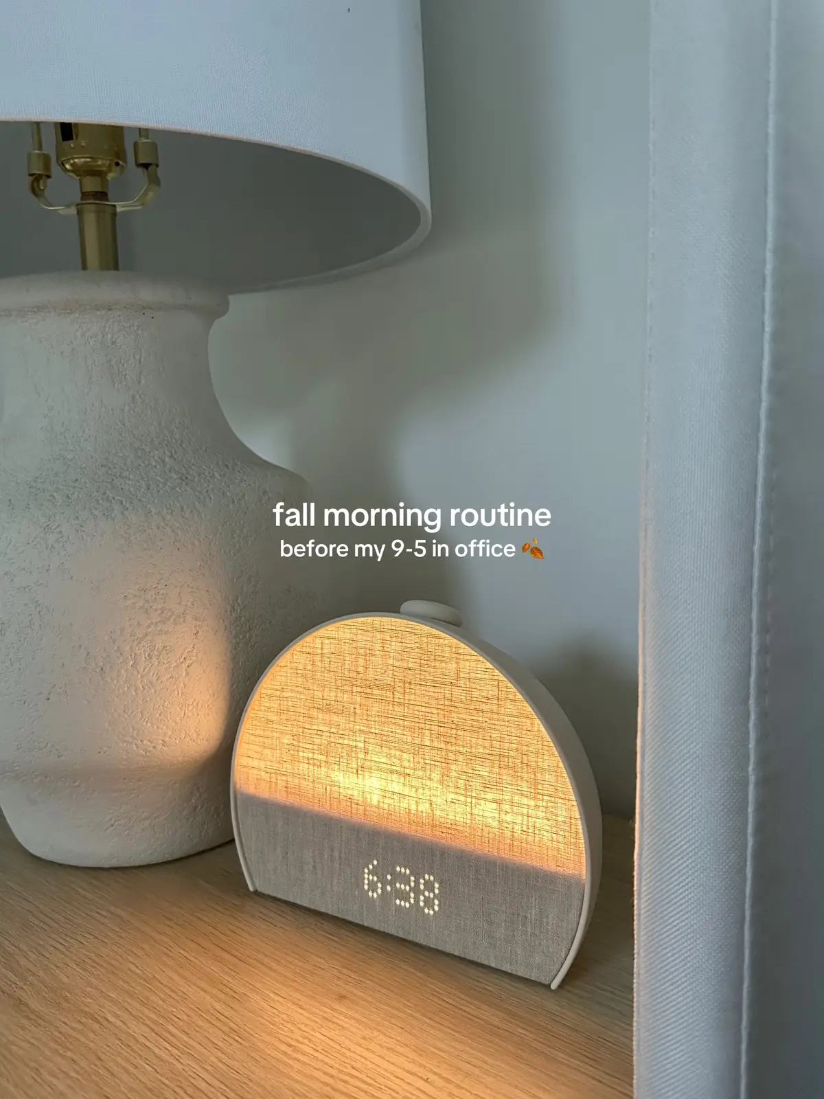 haven’t done a lil photo vlog in so long!! cozy fall morning in my life before the office 🤍  #morningroutine #Vlog #timestamps #morninginmylife #9to5 