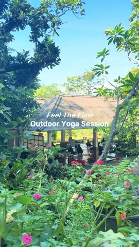 What a flow! Our weekend yoga wasn’t just about movement, but also about slowing down, breathing deeper, and feeling recharged under the fresh green air🌿☀️  From mindful stretches to nourishing bites, soothing skincare, and even a little sweet treat, every detail made the experience extra special💚 Big love to you guys!!! Diruts, Ka Yoan, Taman Hummus, and our sponsors @earthlovelife @LABORE Sensitive Skin Expert @yoonawomen @Salad Hut @dari.amih who made this session truly unforgettable. You brought the good vibes, the care, and the joy all together🫶 #DiriUtuh #yogatangerang #yogabintaro #weekendactivity #workshoptangerang