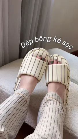 Dép bông kẻ vibe mùa thu 🤎🍂🍁 #emsocday #depbong #depbongditrongnha #depditrongnha #depkesoc 
