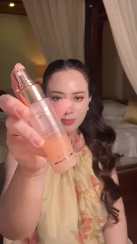 Kecantikan paripurna Mami @maharani kemala disempurnakan dengan Hydra Serum Spray dari MK SKIN 😍 No Filter Needed.!!! Love banget.. Ada yang mau?  #hydraserumspray #mkskinhidraserumspray #mkskinspray #maharanikemala #glowingspray 