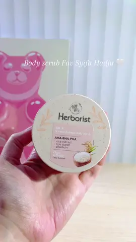 Samaan sama syifa hadju yuuk 🫶🏻 #herborist #bodyscrub #syifahadju #lulur #bodyscrubherborist 