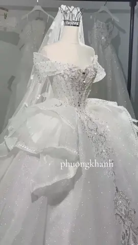 Thuê 5xx váy đi bàn, new từ 8xx ạ Thuê sare từ thuê 9xx, new chỉ từ 1.9 Thuê áo dài từ 5xx, may số đo từ 8xx Thuê vest từ 5xx, may chỉnh số đo từ 9xx PhuongKhanh ở Bình Tân HCM nha Dâu ơiiiii