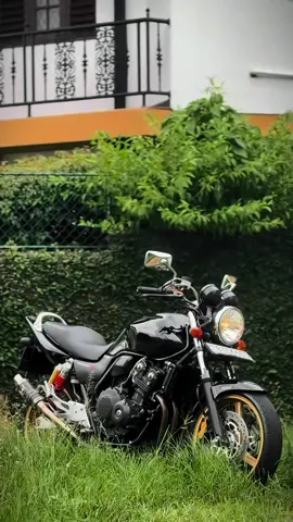 Fuhhhhhh😮‍💨💀!!#cb400sf #japan🇯🇵 #highcapacitysrilanka🇱🇰 #400cc #fypppppppppppppppppppppp 