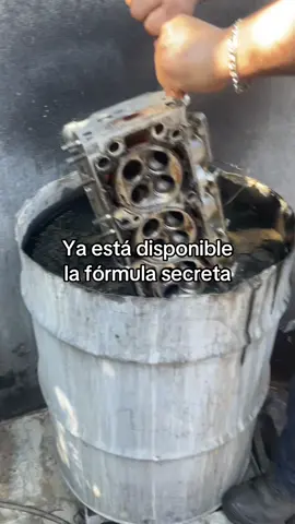 😅 Ya me cansé de andar revelando el secreto… pero aquí va 👉 tenemos la fórmula de lavado y la base que tu taller necesita 🧪✨. ¿Quieres limpiar piezas de motor como los pros? 🚗🔧 Aquí está la solución, sin cuentos ni rodeos 😉. #LavadoDePiezas #RectificacionesGarza #BaseDeLavado #Motores #Apodaca #TallerMecánico #FórmulaSecreta 