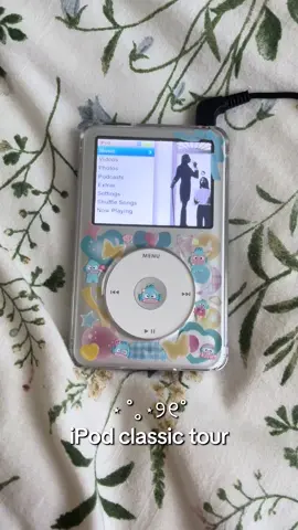 Would you believe I got this from Facebook for $30? Mods include 512gb flash storage, new battery, and new faceplate 🎶  #ipod #ipodclassic #musicplayer #mp3player #retro 