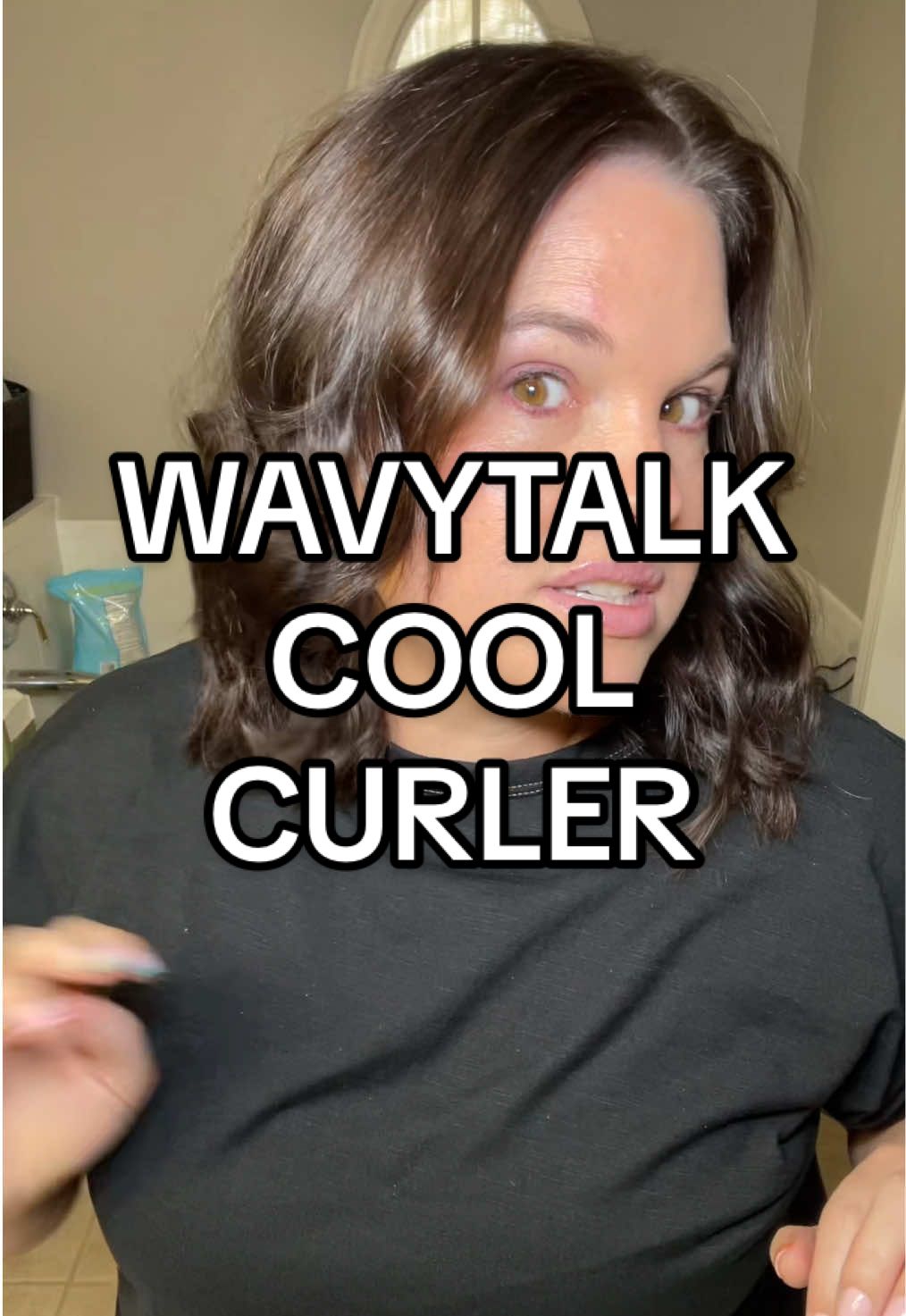 The curls 🤯 @wavytalkofficial #wavytalk #curls #curler #wavytalkhair #shorthairstyles 