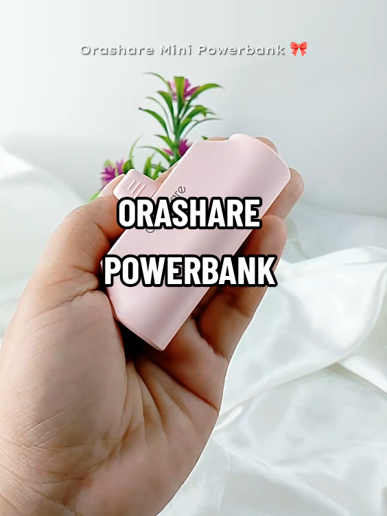 Ang oa ng powerbank na to. Super liit pero kayang-kaya niya i-full charge ang tablet at cellphone ko. 🥹🎀 #orashare #orasharepowerbank #powerbank #minipowerbank #orashareminipocketpowerbank 
