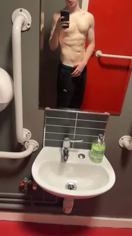 Work bathroom 🤓 #GymTok #physiquecheck #reta #peptide #16 