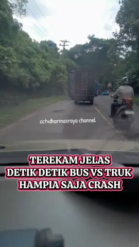 DETIK DETIK BUS VS TRUK HAMPIA SAJA CRASH #alhijrah #chapunk #johnywalker #fyptiktok #fypppppppppppppppppppppp 