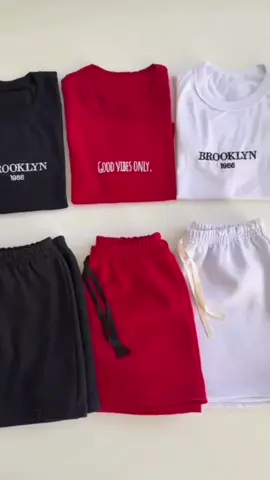 ✨ Conforto + estilo em dose tripla! ✨ Kit com 3 conjuntos femininos de moletom (cropped + short) perfeitos para o dia a dia. Práticos, básicos e cheios de charme para você arrasar no look casual! 💖👟 🔥 Garanta já o seu kit favorito e tenha combinações para todas as ocasiões!#ConjuntoFeminino #LookDoDia #EstiloCasual #ModaFeminina #ShortMoletom 