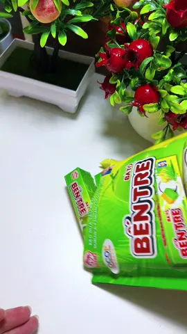 Kẹo dừa Bến Tre Hai Tỏ vị Sầu Riêng Lá Dứa 