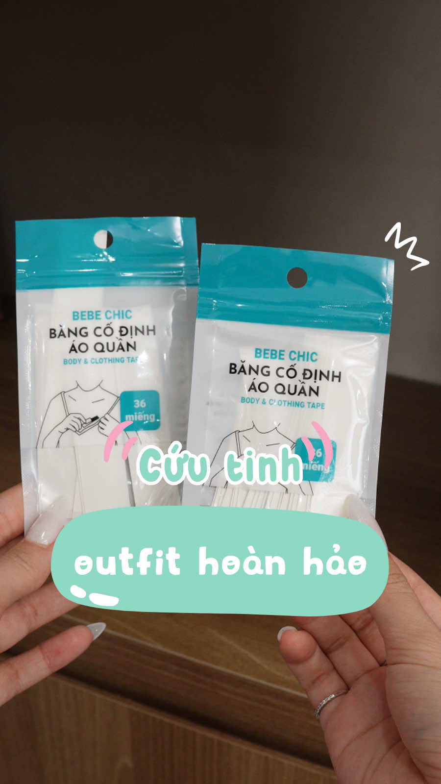 Outfit mùa tựu trường luôn hoàn hảo nhờ miếng dán thần thánh ✨ #bebechic #bangdinhquanao #phukien #tips #phukienthoitrang 