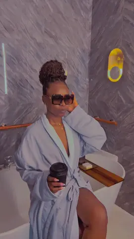 #CapCut #dymphinah #staycation #jwmarriott #birthdaygirl 