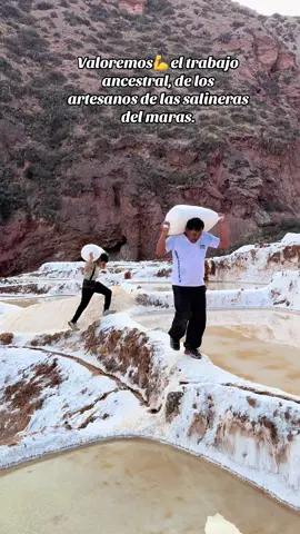 SAL DE MARAS : Día de cargeo y traslado ancestral y rutinario de sacos de sal de maras, en las posas salineras en maras - Cusco Perú 🇵🇪 
