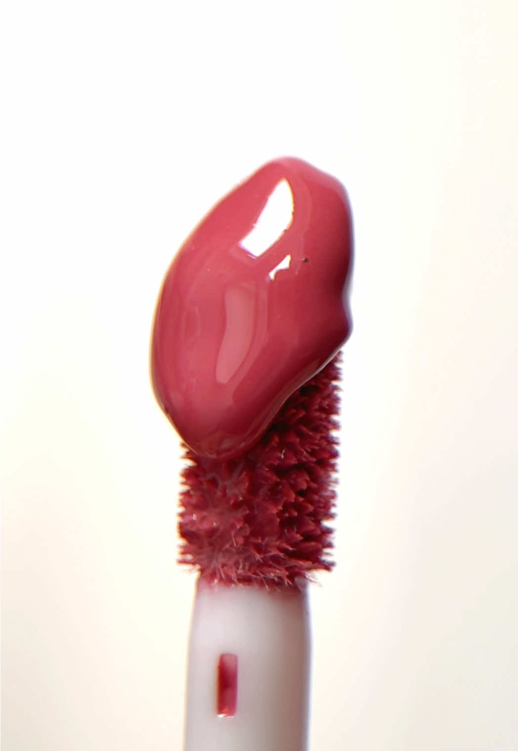 Remaking a ugc example using @MaybellineUK Lifter Gloss! I’ve created one when I first started my UGC journey and today there’s still people viewing and liking it! (Whatttt!) I remember people saying that no brands would collab for faceless or aesthetic ugc videos, but that has not been my experience! Most opportunities I’ve had are actually focusing on aesthetic shots like this - so if you’re thinking of giving this type of ugc a go, do it! Here’s how I would shot this product now, what do you think? 💌inquiries.ugcval@gmail.com #ugc #ugccommunity #teamwork #maybelline #aestheticvideos @Maybelline NY 