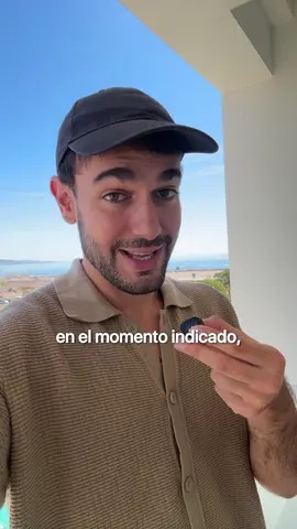 Nunca me habían dicho algo así. “Trabaja en ti más de lo que trabajas para otros.” Y ese día me di cuenta de que llevaba años poniéndome el último. No es fácil parar, mirar hacia dentro y preguntarte: ¿Qué quiero yo? ¿Qué estoy construyendo para mí? Empecé por aprender algo nuevo. A mi ritmo. Con miedo. Pero por fin para mí. Si tú también estás en ese punto, te leo.