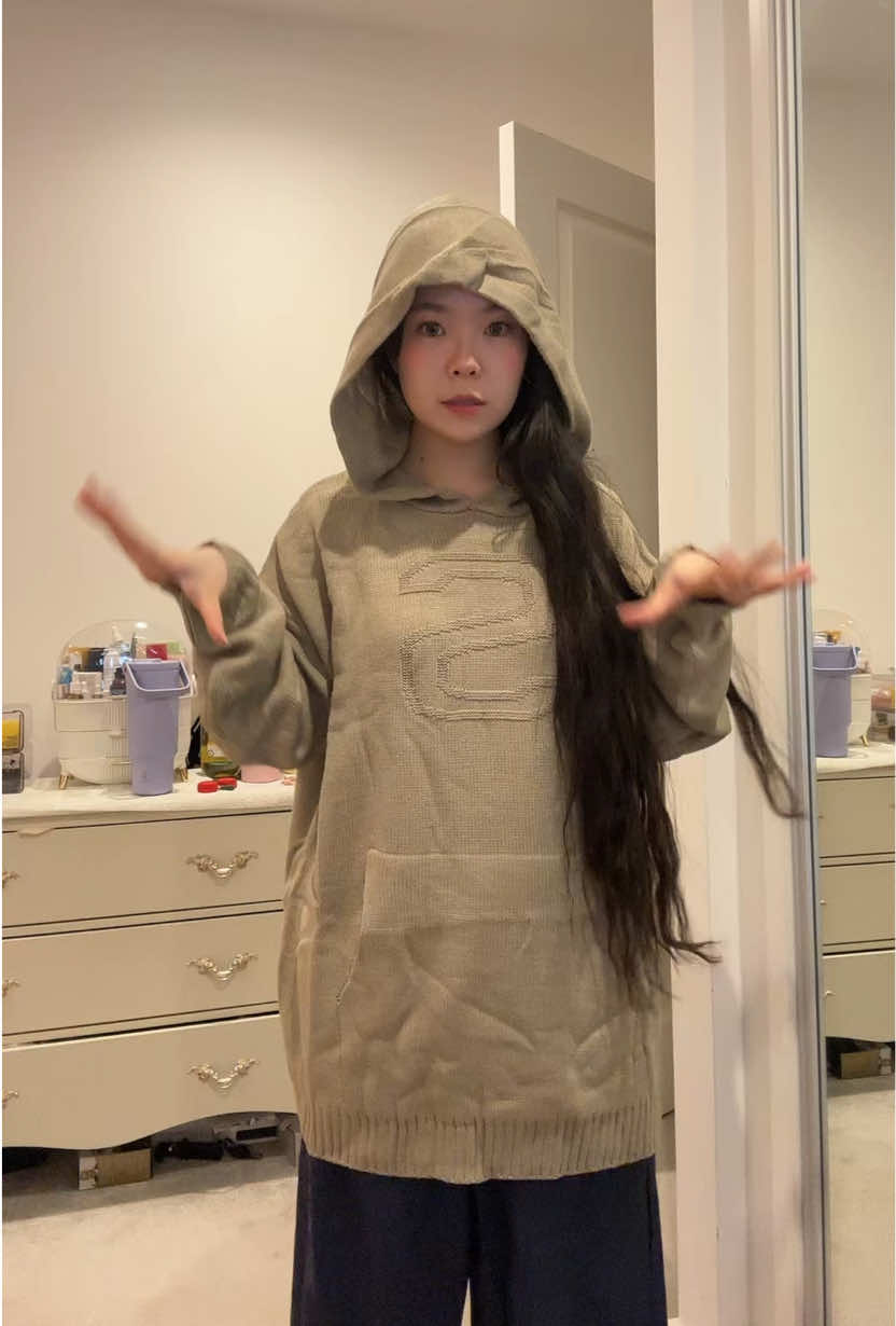 Love this so comfy! #tiktokmademebuyit #OOTD #hoodie 