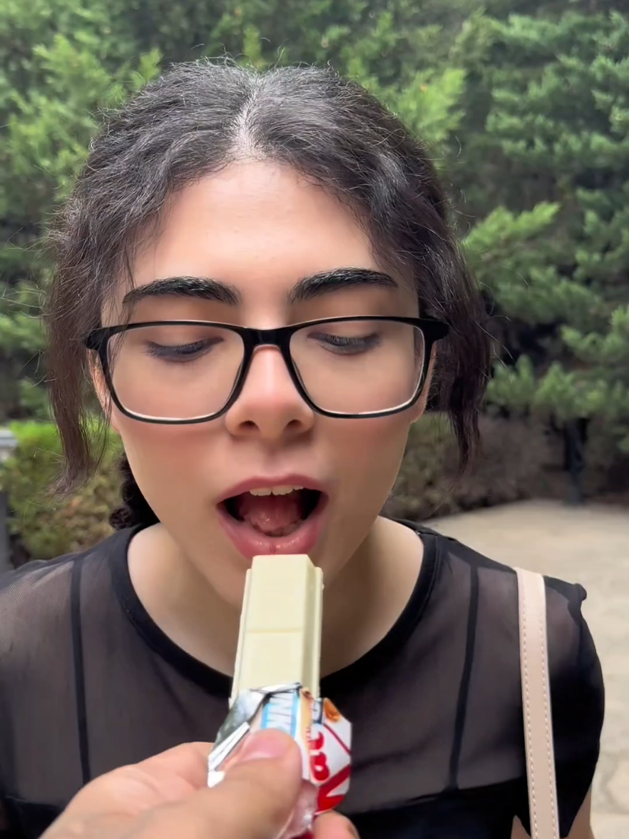 bir kutu çikolata alana kalbimi veririm 🤭 #trend #fyppppppppppppppppppppppp #global #zeynepcagis 