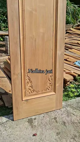 PRODUSEN pintu - kusen berbahan JATI ASLI PERHUTANI. UKURAN DAN MODEL BISA CUSTOM SESUAI KEBUTUHAN ANDA -INFO PEMESANAN BISA WA/DM instagram. -08886626158 -trinilan Rt 01/04 , manggung , ngrmplak , boyolali #infobali #homeinspiration #arsitektur #arsitecturindonesia #pintujati 