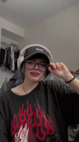 For four years I’ve relied on another person, I’ve put that person first, I cared for them and hoped they’d care for me back. I’m nothing with out another person. Maybe I just need a hug sorry for the sad video #fyp #trending #sad #girl #college 