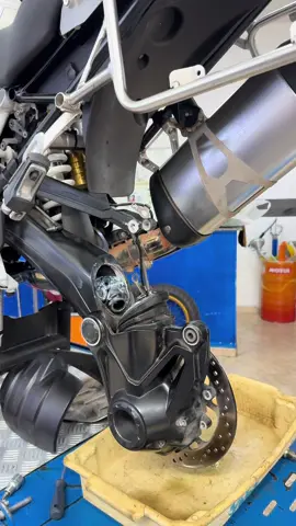 Manutenção do carda da BMW 