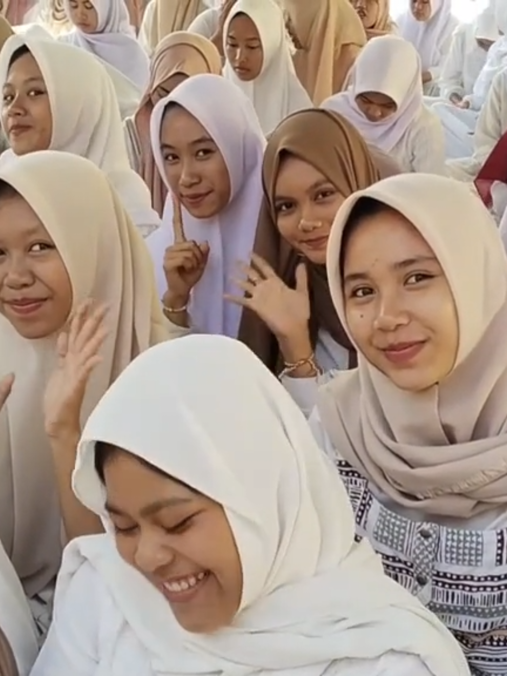 Tutorial Tersenyum terbaik #menunggupagi #noah