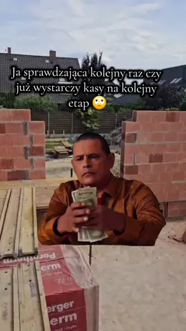 Gdy się planuje budowę bez kredytu, tak to właśnie wygląda. Dajcie znać czy zdecydowaliście się na kredyt czy jednak oszczędzacie i powoli do celu 😉#Meme #budowa #finanse #oszczedzanie #dom
