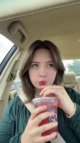 Replying to @kaya🫧 thanks for putting me on kaya 💋💋#7brew #review #tastetest #coffee #girly #slay #fyp #energydrink 