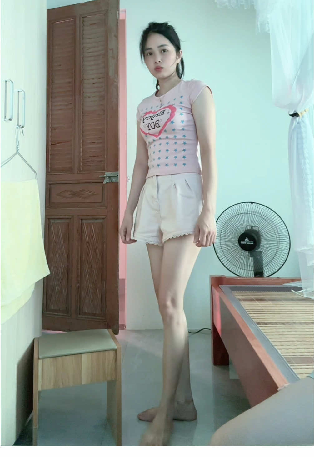 Nếu như không phải là gia đình thì .cho dù là thiếu ai mình cũng Có thể sống tốt thôi!