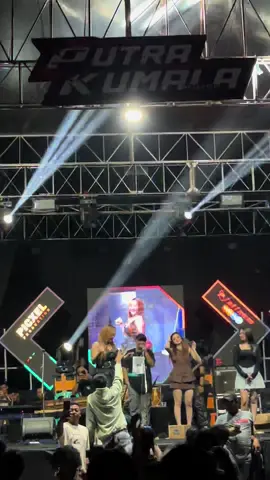 geal geol 🔥  @Liringay  @𝗣𝗨𝗧𝗥𝗔 𝗞𝗨𝗠𝗔𝗟𝗔  @MAZ HAN MH69 