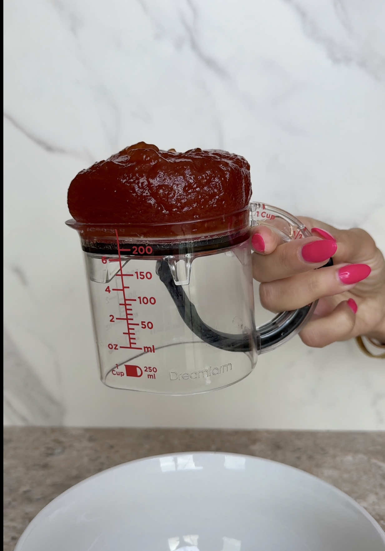 🔗In Bio! Adjustable Measuring Cup 🙌 #amazonkitchen #amazonhome #kitchengadgets #bakingtools #kitchenhack 