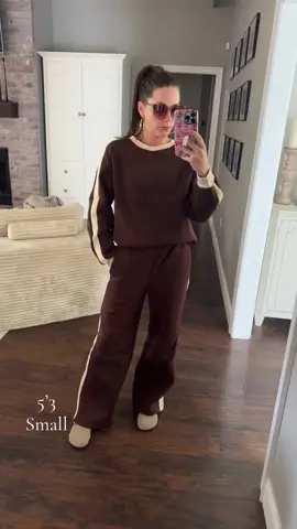 The best set! So soft!  #petitefashion #matchingset #sweatsuit #twopieceset 