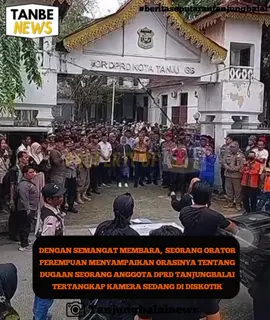 Seorang wanita dengan semangat yang membara menyampaikan orasinya tentang adanya dugaan seorang anggota DPRD dan juga di duga merupakan ketua salah satu PARPOL di Kota Tanjungbalai. Dalam orasinya menyampaikan terdapat salah satu wajah yang mirip dengan anggota dewan di Kota Tanjungbalai yang terciduk kamera di Tempat Hiburan Malam. Wanita tersebut menyampaikan orasi nya dalam aksi damai yang dilakukan Aliansi Pemuda Indonesia (API) Indonesia di depan kantor DPRD kota Tanjungbalai. #tanjungbalai #sumaterautara #poldasumaterautara #walikotatanjungbalai #polrestanjungbalai #gubernursumaterautara #kejaritanjungbalai #beritatanjungbalai #beritaseputarantanjungbalai #mabespolri #kapolri #mabespolri #dprdsumut #dprdtanjungbalai #tni 