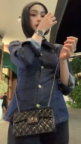 bajunya cakep bgt tolong😭🫶🏻 #wispie #denimshirt #fashion #outfit #rekomendasi 