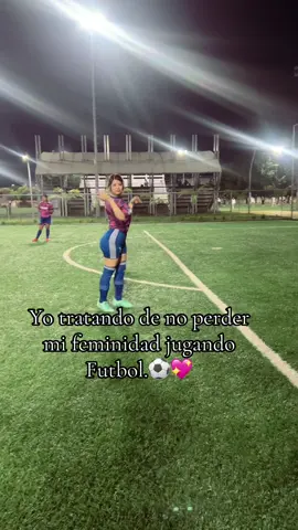 Que sea guapa atrae, pero que sea futbolista enamora.😍🤩☺️ LUNATICAS⚽️💖 #futbol⚽️ #femenil #lunaticas #jugadoras #felices 