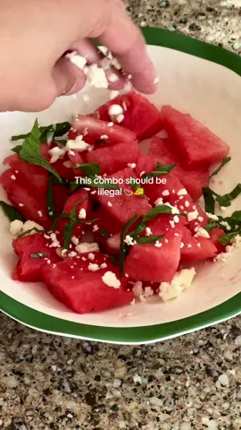 If you haven’t tried watermelon with feta… this is your sign 👀 Sweet + salty perfection in every bite.  #foodtiktok #salad #healthyrecipes 