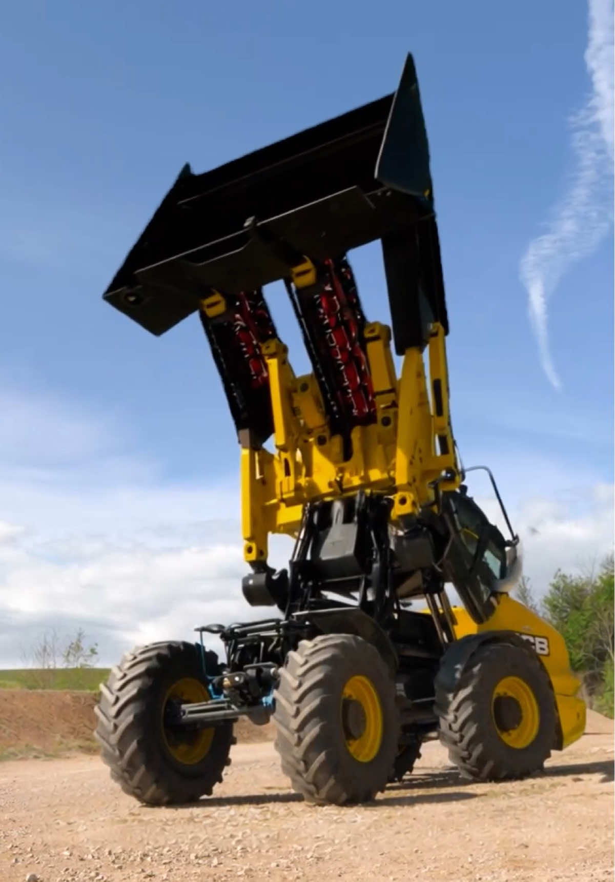 Keep switching it up. From little to large with JCB telescopic wheel loaders.