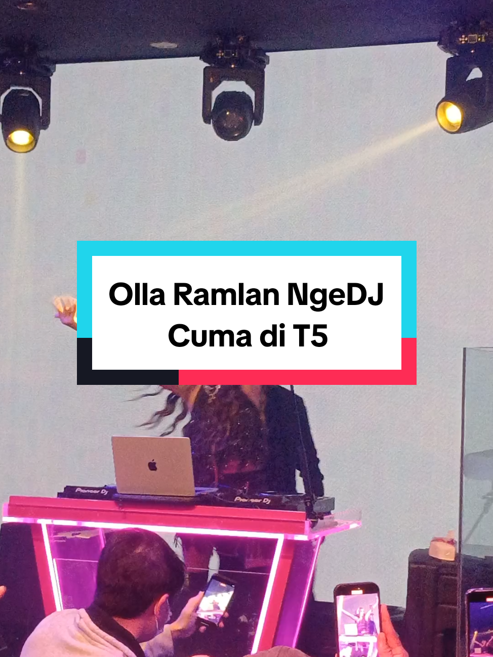 yuhuuuuu OLLA RAMLAN  nih ...., gilaakkk, cuma di terminal 5 guest starnya ga ketebak !!! #fyppppppppppppppppppppppp 