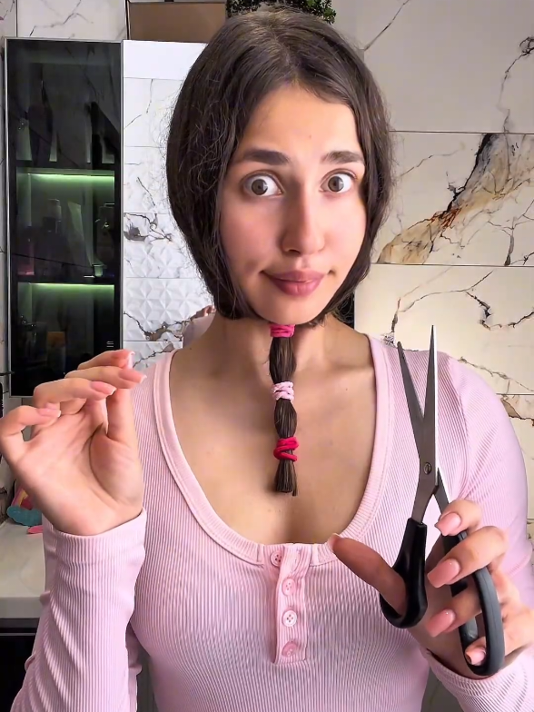 Cut my DAMAGED HAIR in 1 MINUTE |How to cut your hair at home #fyp#for #viral #beauty#foryou 