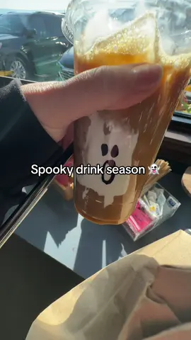 give me all the spooky drinks 🕷️ #spookyseason #spookyszn #halloween #halloweendrinks #trend 